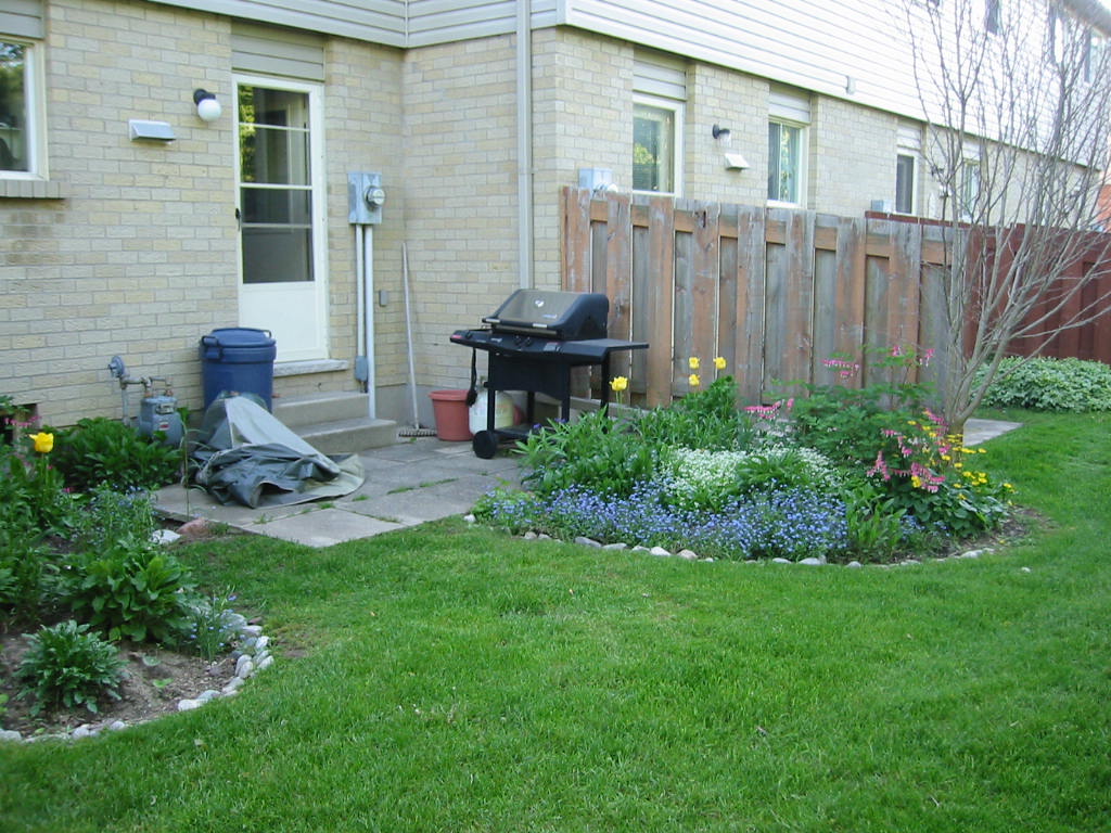 hv-nice-backyard.JPG