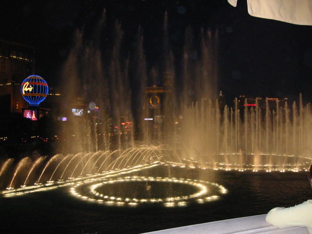 Bellagio night time water and light show, Las Vegas Strip