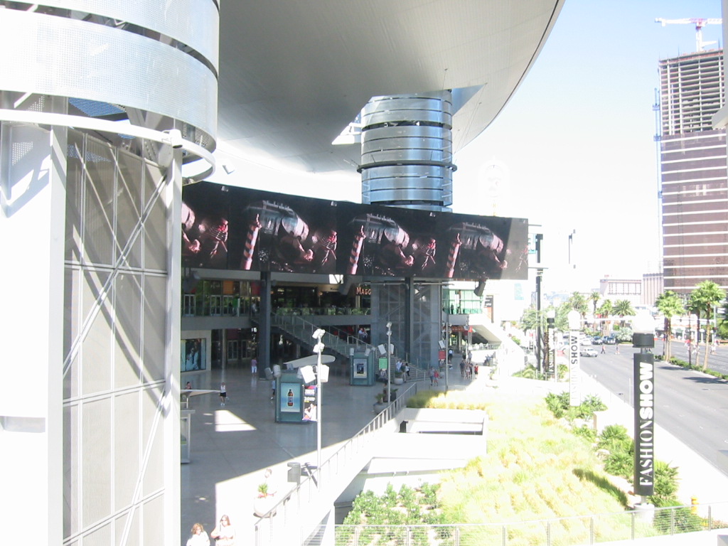 fashion show mall, lv
