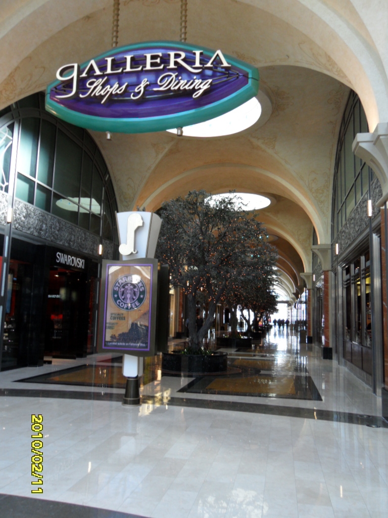 Niagara Falls Casino, shopping comlplex